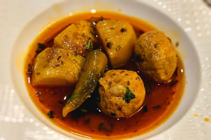 Dubuk Vade Recipe - Khandeshi Gram Flour Dumpling Curry
