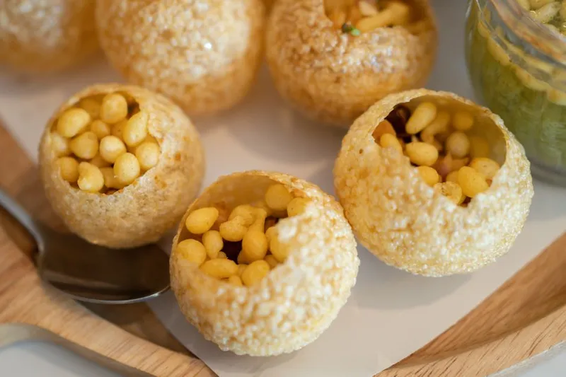 Party Sev Puri Recipe Filled With Potato & Pomegranate Mint Mayo — photo 2