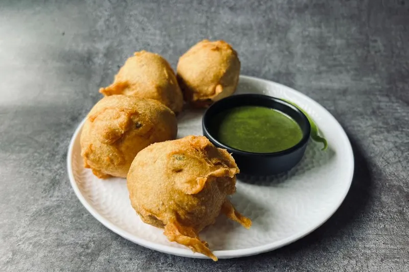Fansi Muthia Nu Shaak Recipe - Green Beans With Gram Flour Dumplings — photo 2