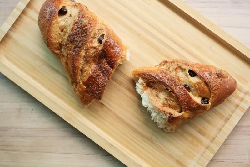 Whole Wheat Eggless Cinnamon & Raisin Swirl Bread Recipe