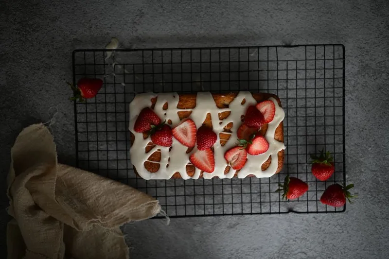 Strawberry Chocolate Loaf Cake Recipe — photo 2
