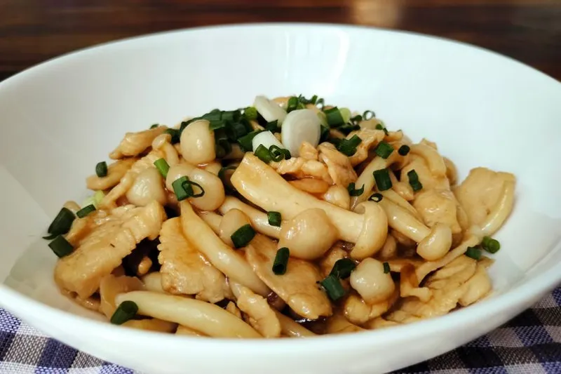 Cantonese Chicken With Mushrooms Recipe — photo 2