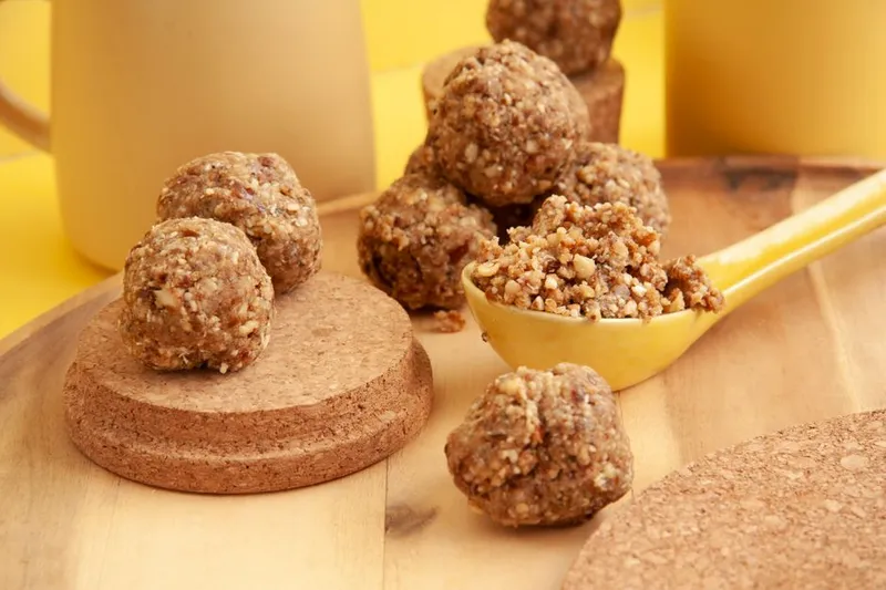 Date, Nuts And Quinoa Energy Bite Recipe — photo 2