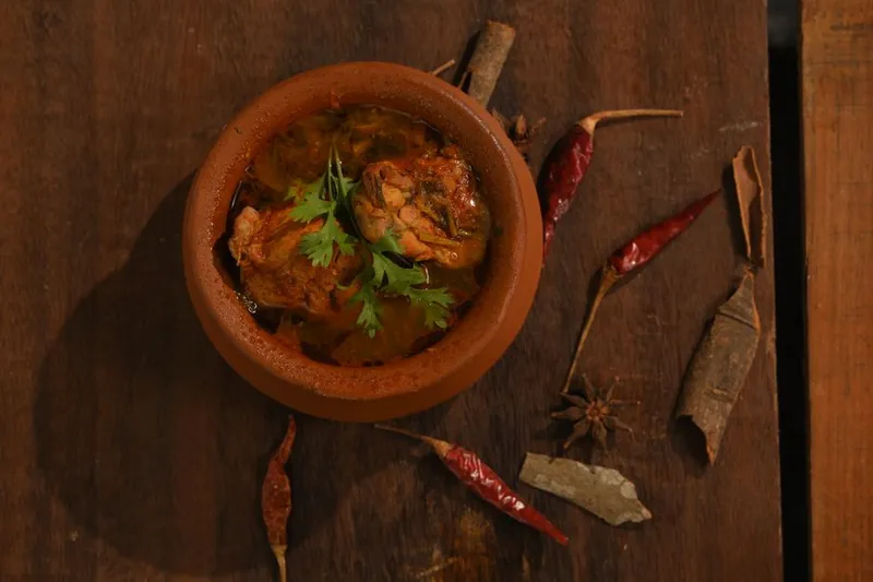 Kerala Style Chicken Chatti Pathiri Recipe — photo 2