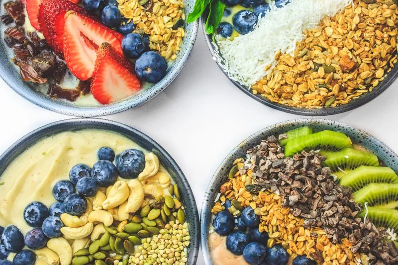 Chocolate Banana Smoothie Bowl Recipe — photo 2