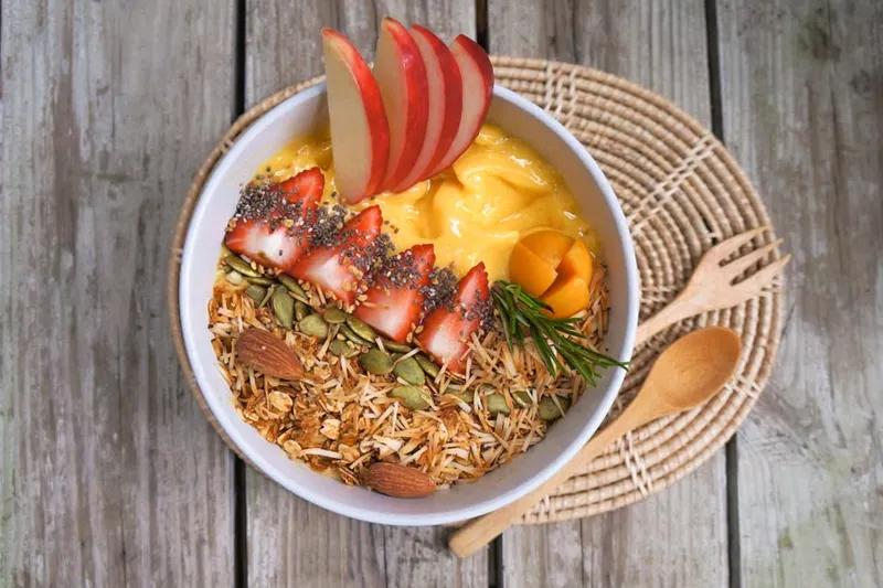 Mango Chia Seeds Smoothie Topped with Muesli Recipe