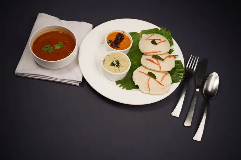 Dibba Rotti/Minapa Rotti Recipe (Pan Idli Recipe)
