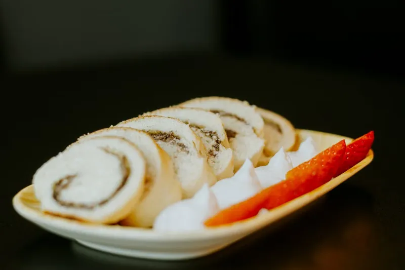 Strawberry & Chocolate Rolls Recipe With Vanilla Glaze — photo 2