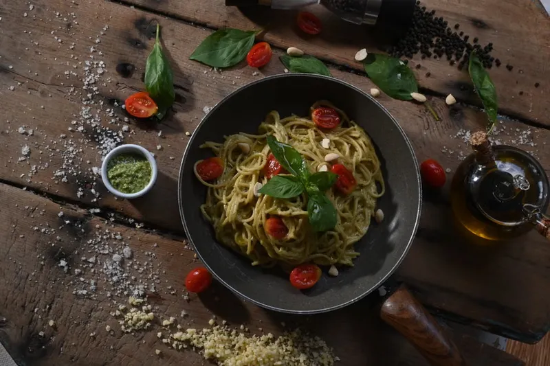 Spaghetti Pasta In Green Olive Pesto Sauce Recipe — photo 2