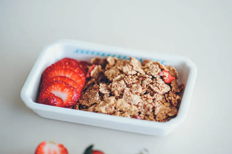 Breakfast Bar Recipe With Berries Quinoa & Oats