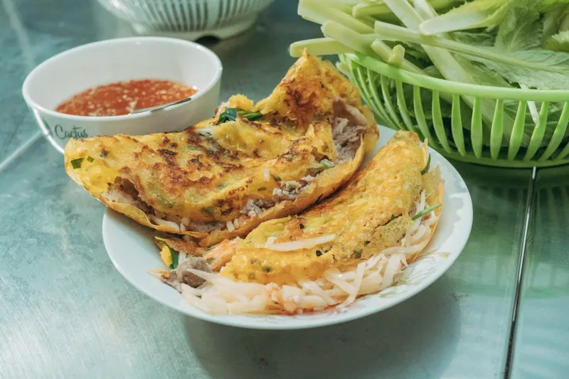 Chicken And Shrimp Bánh Xèo Recipe -Vietnamese Stuffed Crepe — photo 2