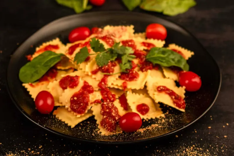 Spinach and Cottage Cheese Eggless Ravioli Recipe — photo 2