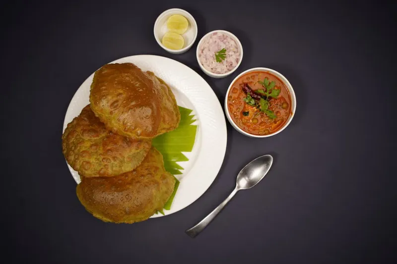 Gujarati Style Multigrain Masala Kadak Puri Recipe - Masala Mathri
