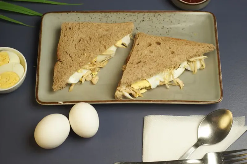 Egg and Cheesy Garlic Mayo Sandwich — photo 2