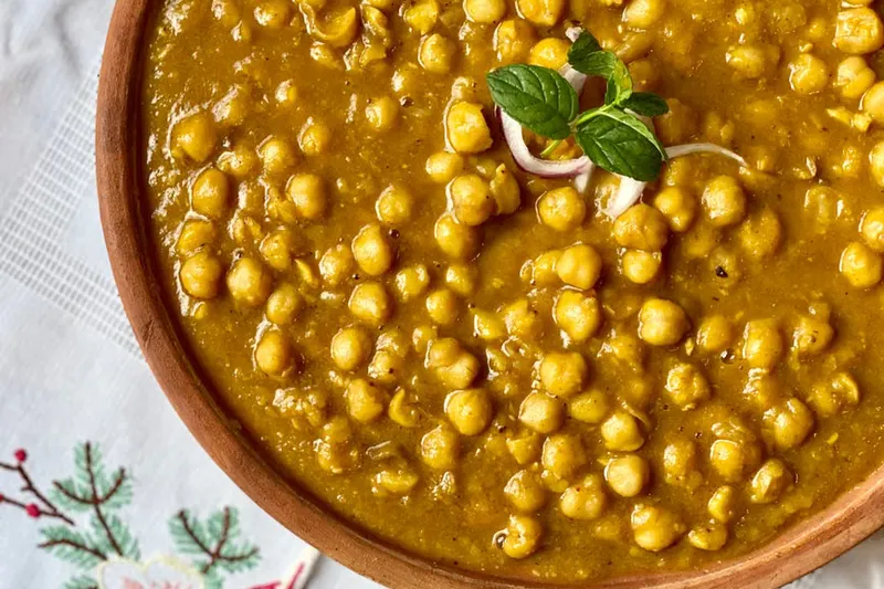 Goan Style Tonak Alsanyache Recipe (Black eyed beans cooked in Tonak Masala Recipe)