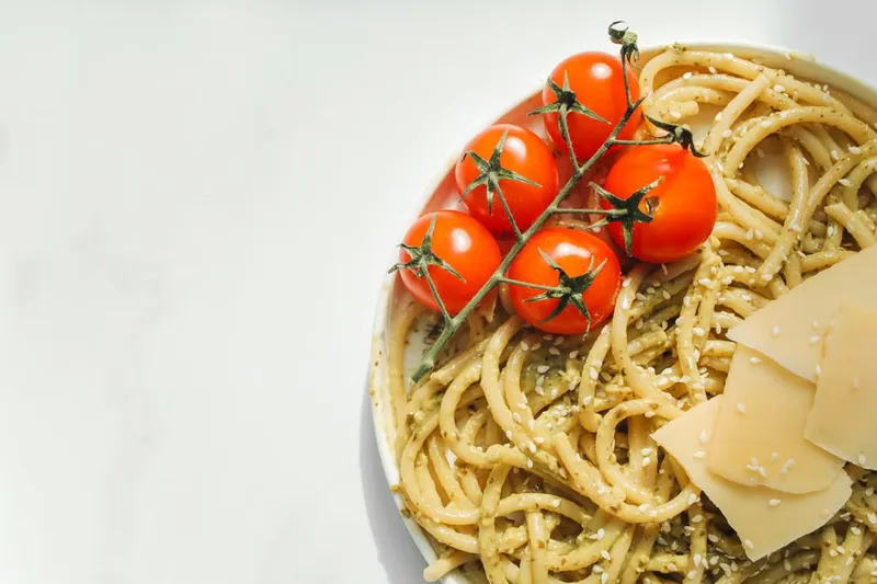 Red Chilli Pesto & Roasted Tomato Spaghetti Pasta Recipe — photo 2