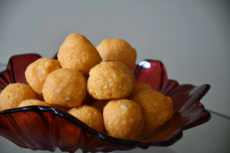 Upar Ghee Laddu Recipe - Whole Wheat Flour & Banana Squares