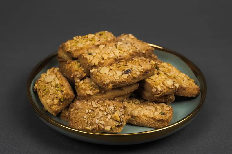 Baked Palak Ki Mathri Recipe (Baked Spinach Spicy Tea-Time Crackers) — photo 2