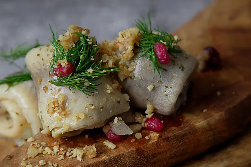 Pomegranate Flavoured Stuffed Khandvi Recipe