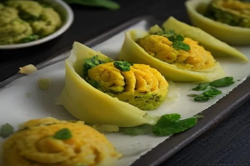 Spinach Khandvi Recipe - Savory Gram Flour Pinwheels With Spinach — photo 2
