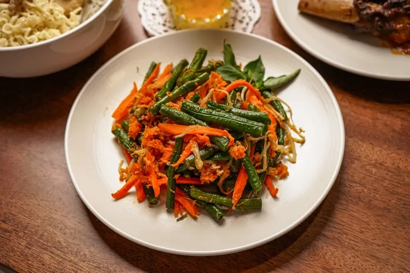 Carrot and Beans Thoran (Recipe In Hindi)