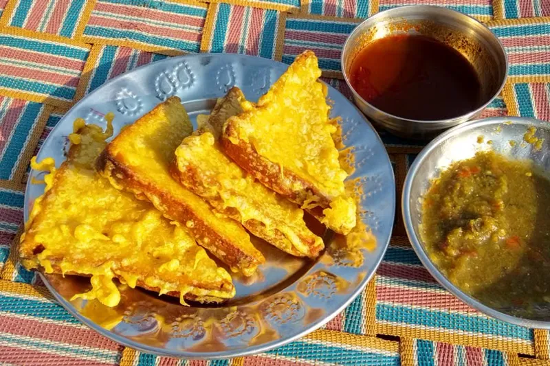 Besan Bread Toast Recipe On Tawa - Vegetarian French Toast