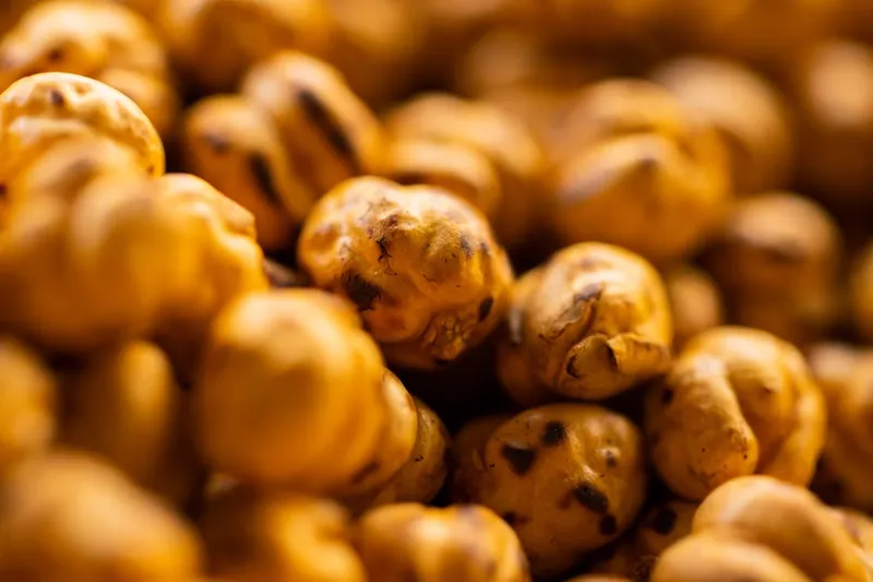 Crispy Oven Roasted Curried Chickpeas Recipe — photo 2