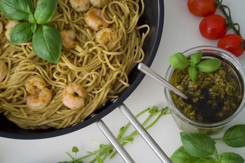 Spaghetti Pasta Recipe in Basil Pesto Sauce — photo 2