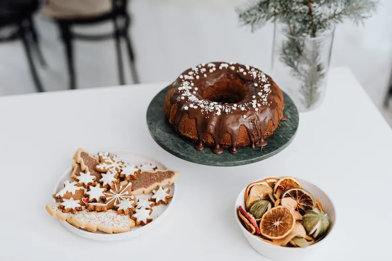 Chocolate And Oats Christmas Cookie Cake Recipe — photo 2