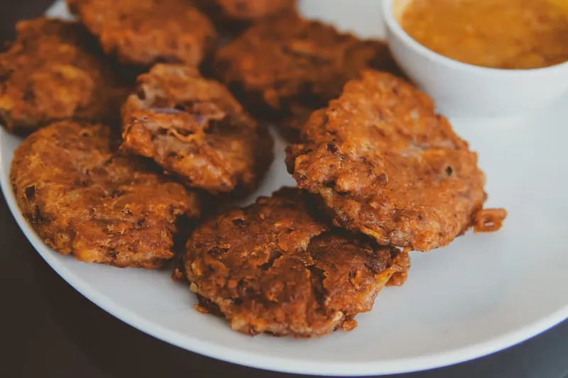 Gujarati Tawa Handvo Recipe - Healthy Pan Fried Lentil Cake