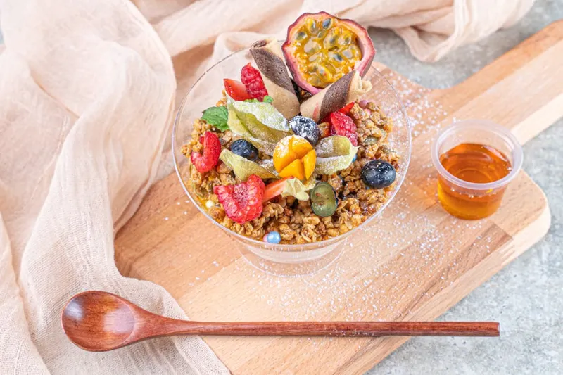 Sweet Mixed Fruits And Granola Breakfast Wraps Recipe