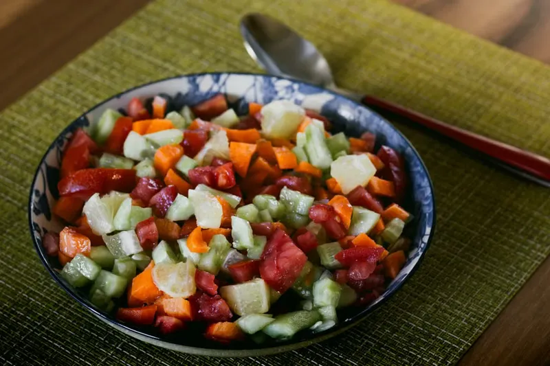 Kala Chana Salad Recipe With Carrots, Cucumber & Tomatoes — photo 2