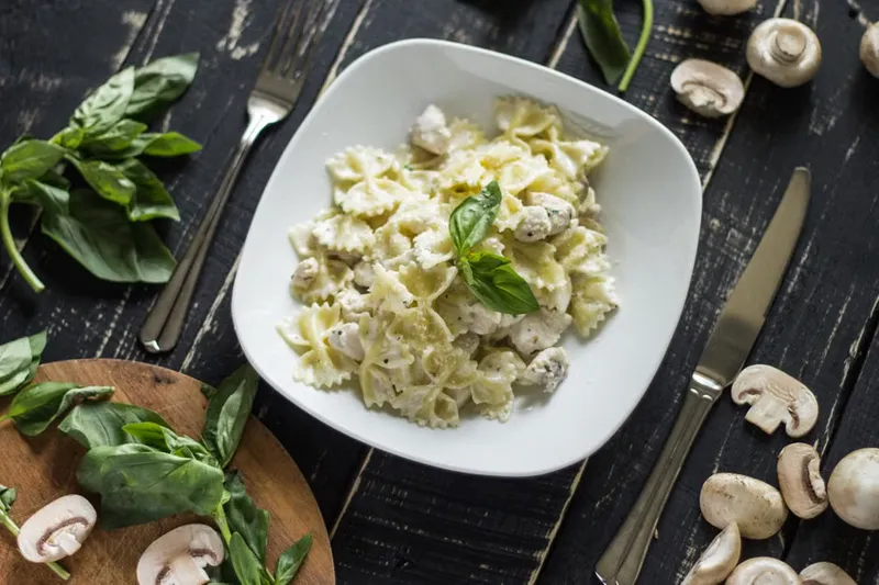 Farfalle Pasta Recipe In a Creamy Mushroom Sauce — photo 2