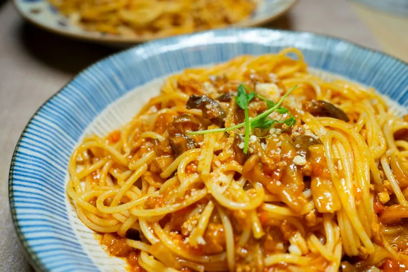 Spaghetti Arrabiata Pasta Recipe - Spicy Italian Pasta Recipe — photo 2