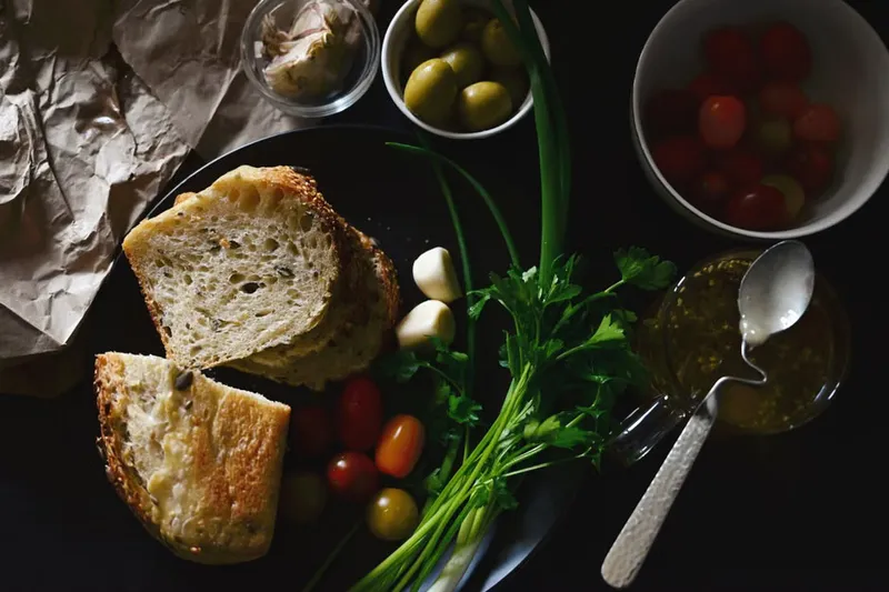 Roasted Garlic No Knead Skillet Bread Recipe With Olives — photo 2