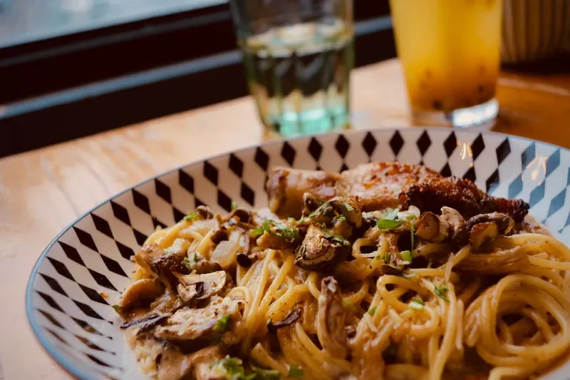 Creamy Chicken Pesto Spaghetti Pasta Recipe — photo 2
