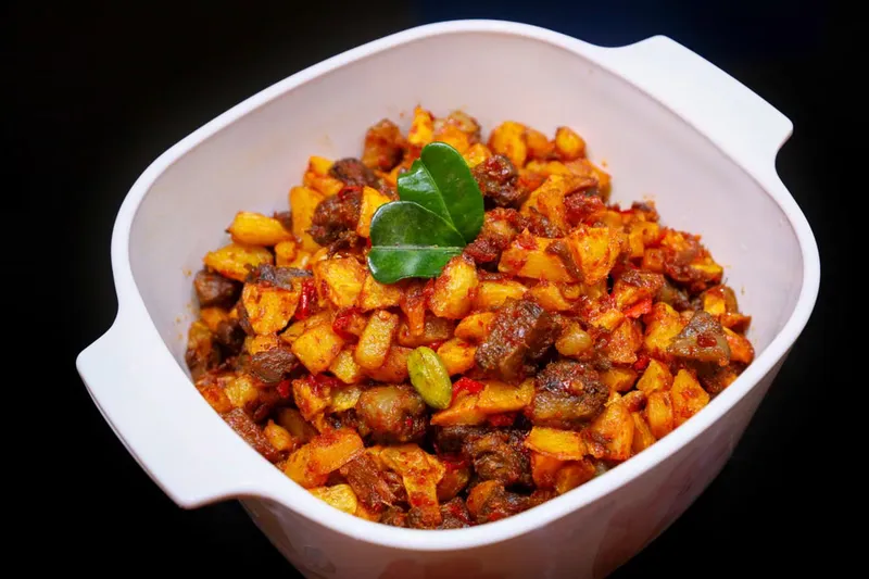 Sakkaravalli Kizhangu Poriyal Recipe - Spicy Sweet Potato Roast