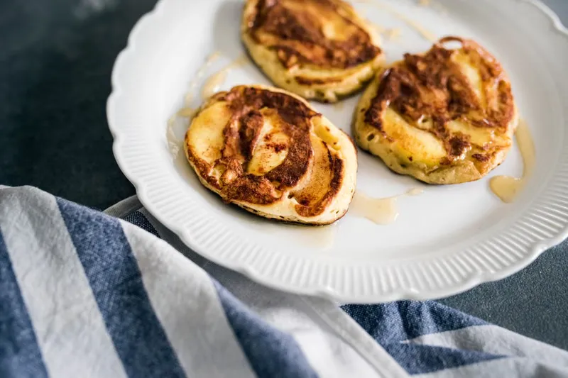 German Pancakes with Caramelised Apples Recipe