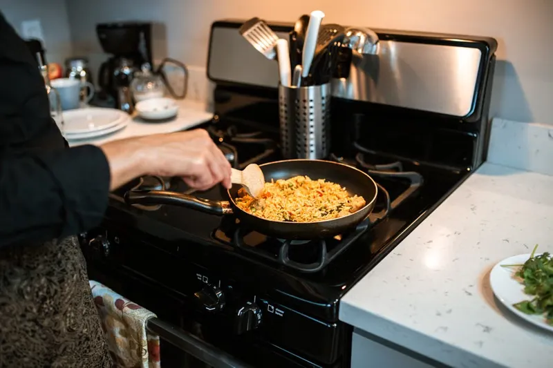 Matar Poha Recipe (Flattened Rice Stir Fry with Green Peas) — photo 2