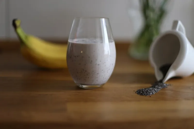 Creamy Cinnamon Peach Milkshake Recipe With Chia Seeds — photo 2
