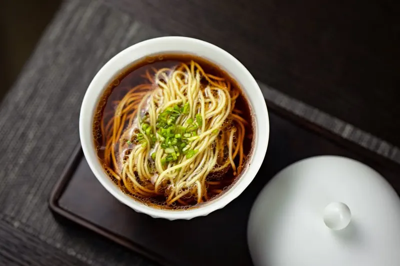 Shanghai Yang Chun Noodle Recipe (Flat Noodles In Soya Broth Recipe) — photo 2