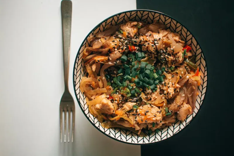 Thai Style Noodles With Spinach And Leeks Recipe — photo 2