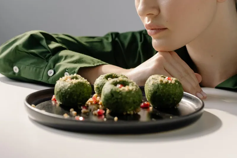 Healthy Spinach Idli Recipe (Steamed Spinach Savory Cake) — photo 2