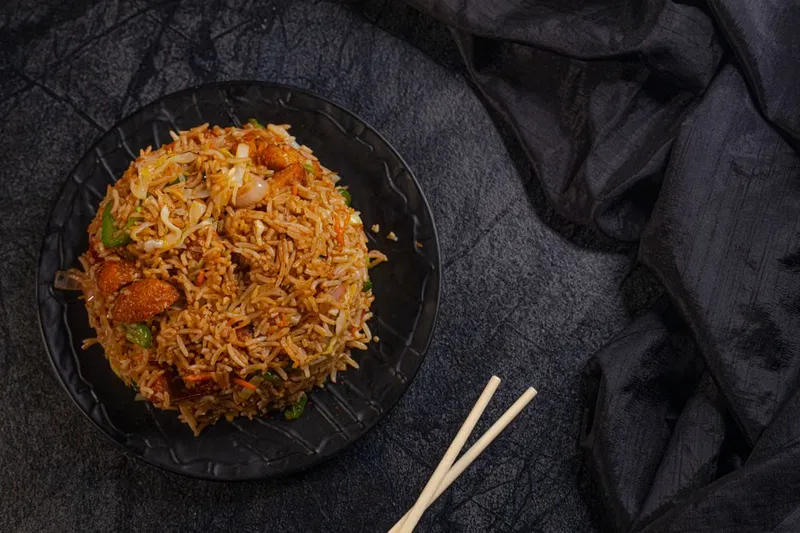 Burnt Garlic Chicken Fried Rice Recipe — photo 2