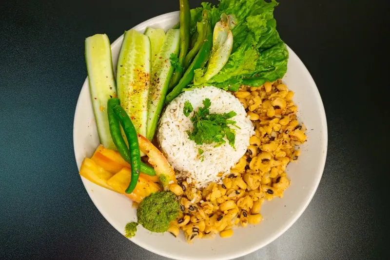 Chilli Roasted Black Eyed Peas (Recipe In Hindi)
