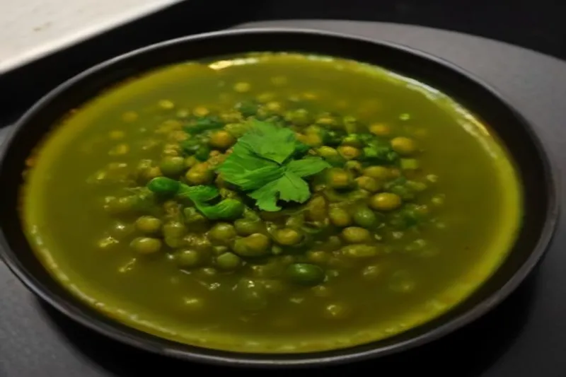 Palak And Kala Chana Sukhi Sabzi Recipe