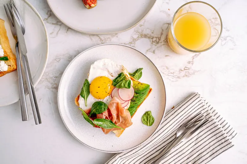 Spinach Open Toast With Fried Egg Recipe — photo 2