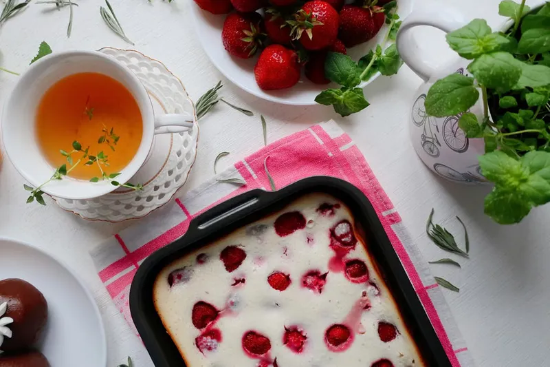 Delicious Strawberry Tea Cake Recipe — photo 2