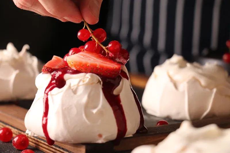 Pavlova Recipe With Strawberries — photo 2
