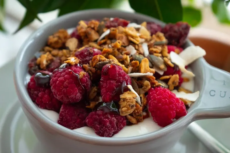 8 Ingredient Sugar Free Granola Parfait Recipe — photo 2